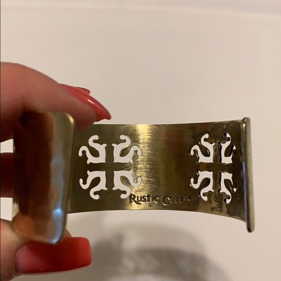Rustic Cuff Gold bangle bracelet - Picture 2 of 2
